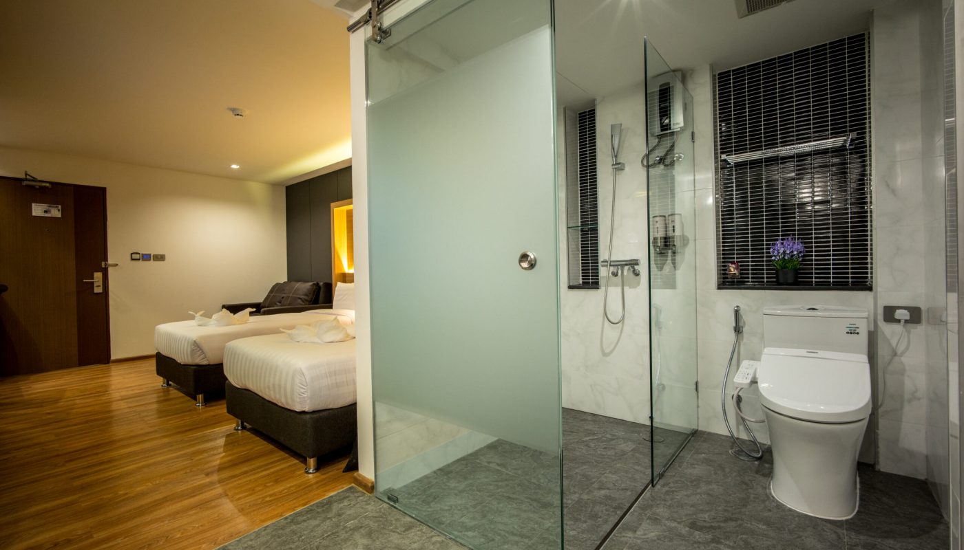 Twin Room with bathroom view l The Three Hatyai Hotel